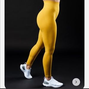 Alphalete Amplify Leggings Golden Hour